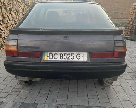 Серый Рено 11, объемом двигателя 1.6 л и пробегом 300 тыс. км за 950 $, фото 1 на Automoto.ua