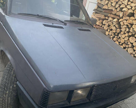 Серый Рено 11, объемом двигателя 1.6 л и пробегом 300 тыс. км за 950 $, фото 2 на Automoto.ua