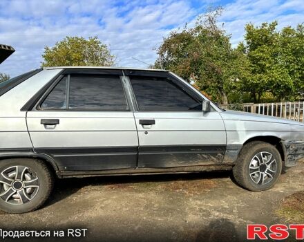 Серый Рено 11, объемом двигателя 17 л и пробегом 267 тыс. км за 800 $, фото 1 на Automoto.ua