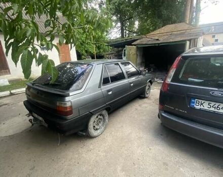 Серый Рено 11, объемом двигателя 1.7 л и пробегом 466 тыс. км за 1100 $, фото 3 на Automoto.ua