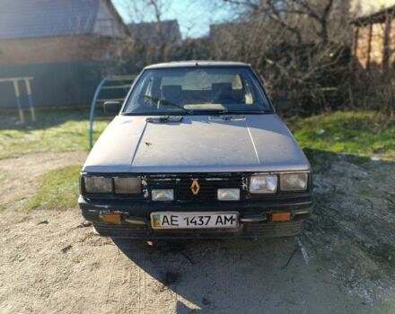 Сірий Рено 11, об'ємом двигуна 2 л та пробігом 245 тис. км за 310 $, фото 1 на Automoto.ua