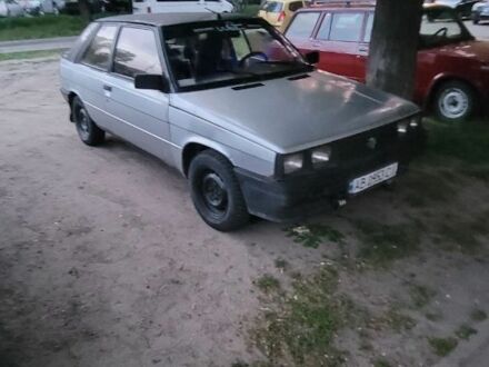 Рено 11 1986 у Києві на Automoto.ua Сірий Рено 11, об'ємом двигуна 1.4 л та пробігом 218 тис. км за 700 $, фото 1 на Automoto.ua