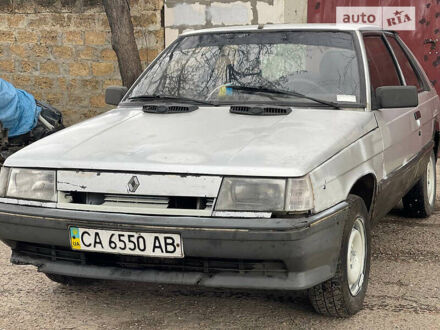Рено 11 1987 у Одесі на Automoto.ua Сірий Рено 11, об'ємом двигуна 1.6 л та пробігом 300 тис. км за 650 $, фото 1 на Automoto.ua