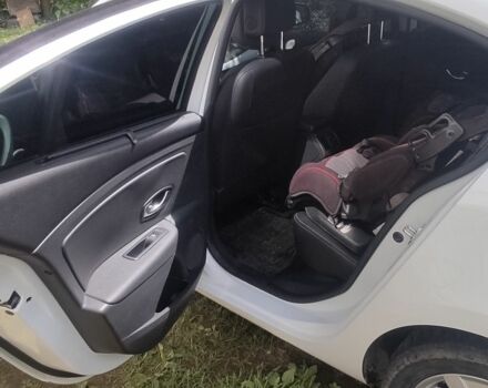 Білий Рено 12, об'ємом двигуна 0 л та пробігом 87 тис. км за 11164 $, фото 8 на Automoto.ua