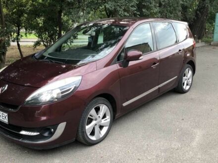 Рено 12 2012 в Хмельницком на Automoto.ua Красный Рено 12, объемом двигателя 2 л и пробегом 291 тыс. км за 8400 $, фото 1 на Automoto.ua