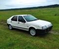 Белый Рено 19, объемом двигателя 1.7 л и пробегом 300 тыс. км за 1200 $, фото 1 на Automoto.ua
