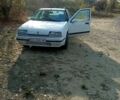 Белый Рено 19, объемом двигателя 1.7 л и пробегом 250 тыс. км за 1100 $, фото 1 на Automoto.ua