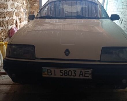 Белый Рено 19, объемом двигателя 1.4 л и пробегом 346 тыс. км за 1400 $, фото 1 на Automoto.ua
