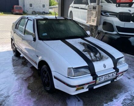 Белый Рено 19, объемом двигателя 1.7 л и пробегом 300 тыс. км за 1400 $, фото 1 на Automoto.ua