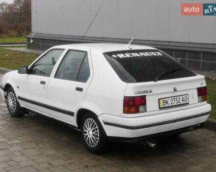 Білий Рено 19, об'ємом двигуна 1.8 л та пробігом 280 тис. км за 1200 $, фото 5 на Automoto.ua