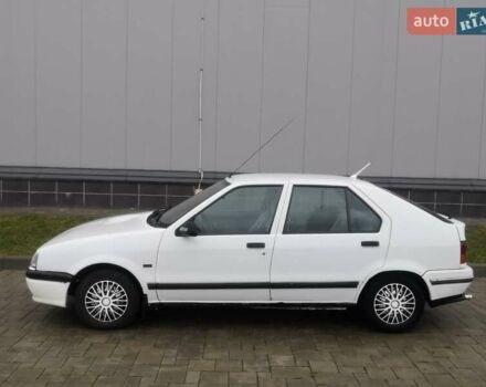 Білий Рено 19, об'ємом двигуна 1.8 л та пробігом 280 тис. км за 1200 $, фото 6 на Automoto.ua