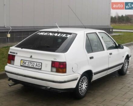 Білий Рено 19, об'ємом двигуна 1.8 л та пробігом 280 тис. км за 1200 $, фото 3 на Automoto.ua