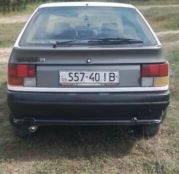 Белый Рено 19, объемом двигателя 1.7 л и пробегом 378 тыс. км за 1250 $, фото 11 на Automoto.ua