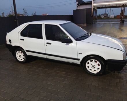 Белый Рено 19, объемом двигателя 0 л и пробегом 379 тыс. км за 1000 $, фото 4 на Automoto.ua