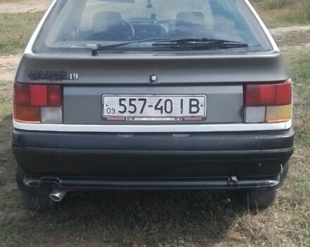 Белый Рено 19, объемом двигателя 1.7 л и пробегом 378 тыс. км за 1250 $, фото 4 на Automoto.ua
