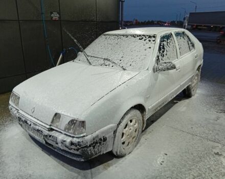 Белый Рено 19, объемом двигателя 0 л и пробегом 379 тыс. км за 1000 $, фото 11 на Automoto.ua