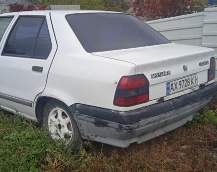 Белый Рено 19, объемом двигателя 0 л и пробегом 200 тыс. км за 576 $, фото 1 на Automoto.ua
