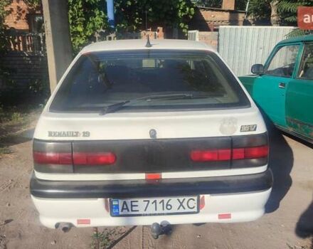 Рено 19 1995 в Кривом Роге на Automoto.ua Белый Рено 19, объемом двигателя 1.4 л и пробегом 92 тыс. км за 1400 $, фото 1 на Automoto.ua