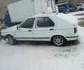 Белый Рено 19, объемом двигателя 1.6 л и пробегом 200 тыс. км за 437 $, фото 1 на Automoto.ua