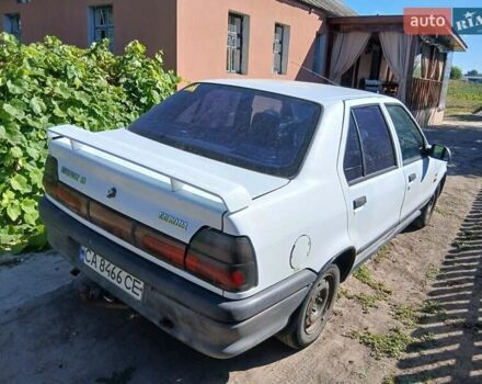 Белый Рено 19, объемом двигателя 1.4 л и пробегом 333 тыс. км за 700 $, фото 1 на Automoto.ua