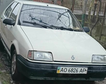 Белый Рено 19, объемом двигателя 1.7 л и пробегом 85 тыс. км за 930 $, фото 1 на Automoto.ua