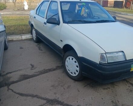 Белый Рено 19, объемом двигателя 0 л и пробегом 998 тыс. км за 560 $, фото 1 на Automoto.ua
