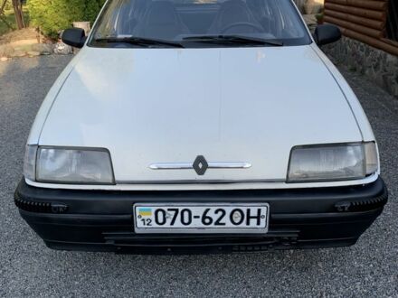 Рено 19 1989 в Полтаве на Automoto.ua Белый Рено 19, объемом двигателя 1.4 л и пробегом 440 тыс. км за 1500 $, фото 1 на Automoto.ua