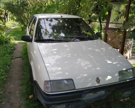Білий Рено 19, об'ємом двигуна 1.4 л та пробігом 350 тис. км за 590 $, фото 1 на Automoto.ua