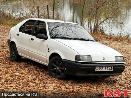 Білий Рено 19, об'ємом двигуна 1.7 л та пробігом 200 тис. км за 1450 $, фото 1 на Automoto.ua