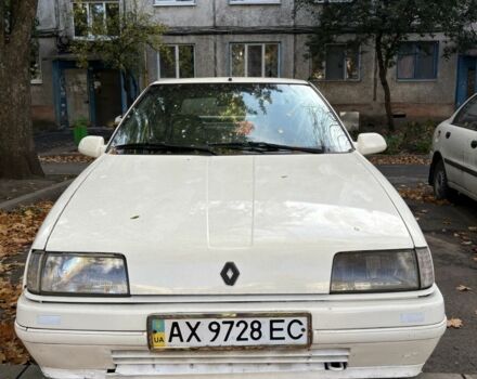 Білий Рено 19, об'ємом двигуна 1.4 л та пробігом 1000 тис. км за 703 $, фото 1 на Automoto.ua