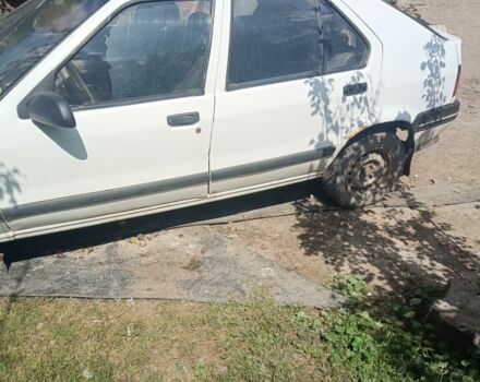 Белый Рено 19, объемом двигателя 1.4 л и пробегом 500 тыс. км за 461 $, фото 1 на Automoto.ua