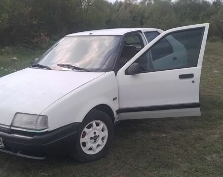 Белый Рено 19, объемом двигателя 1.7 л и пробегом 378 тыс. км за 1250 $, фото 1 на Automoto.ua