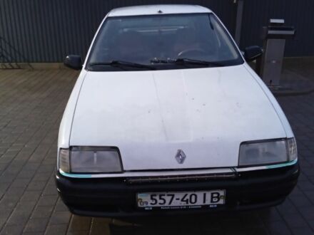 Белый Рено 19, объемом двигателя 0 л и пробегом 379 тыс. км за 1000 $, фото 1 на Automoto.ua