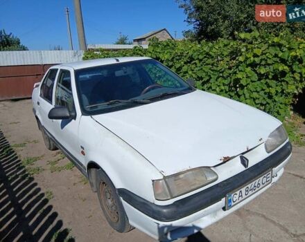 Белый Рено 19, объемом двигателя 1.4 л и пробегом 333 тыс. км за 700 $, фото 1 на Automoto.ua