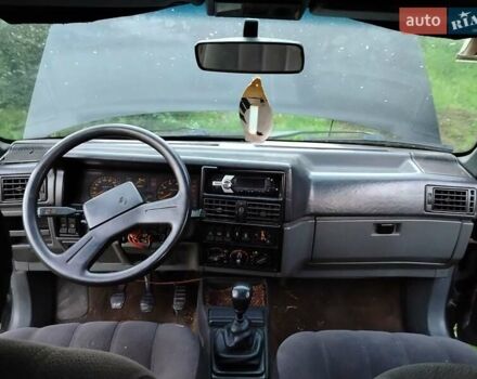 Черный Рено 19, объемом двигателя 1.7 л и пробегом 350 тыс. км за 550 $, фото 6 на Automoto.ua