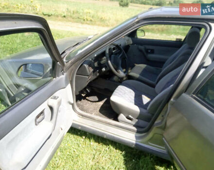 Черный Рено 19, объемом двигателя 1.7 л и пробегом 170 тыс. км за 750 $, фото 6 на Automoto.ua