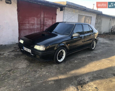 Чорний Рено 19, об'ємом двигуна 1.8 л та пробігом 197 тис. км за 1399 $, фото 2 на Automoto.ua