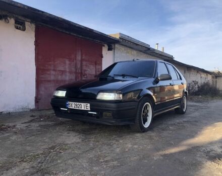 Чорний Рено 19, об'ємом двигуна 1.8 л та пробігом 197 тис. км за 1399 $, фото 4 на Automoto.ua