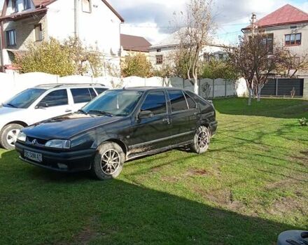 Черный Рено 19, объемом двигателя 1.8 л и пробегом 375 тыс. км за 2000 $, фото 7 на Automoto.ua