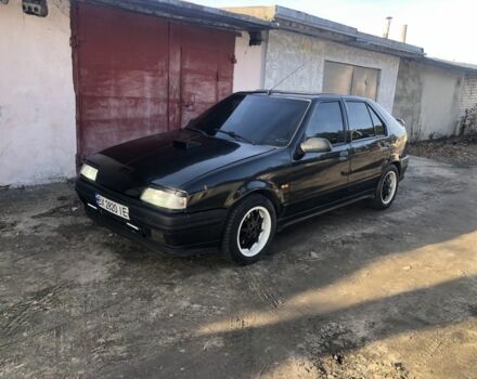 Чорний Рено 19, об'ємом двигуна 1.8 л та пробігом 197 тис. км за 1399 $, фото 1 на Automoto.ua