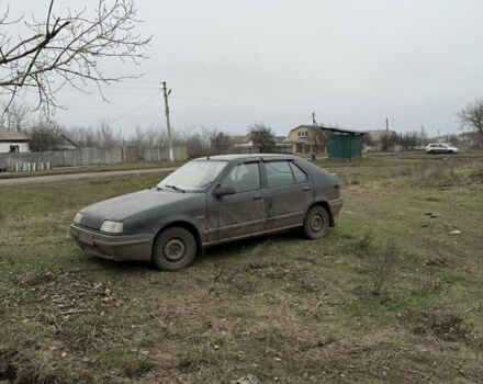 Черный Рено 19, объемом двигателя 1.7 л и пробегом 386 тыс. км за 1300 $, фото 1 на Automoto.ua