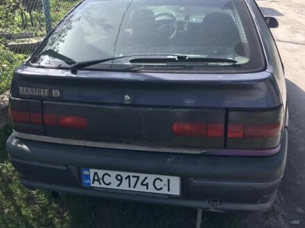 Рено 19 1993 у Луцьку на Automoto.ua Фіолетовий Рено 19, об'ємом двигуна 1.8 л та пробігом 260 тис. км за 800 $, фото 1 на Automoto.ua