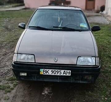 Рено 19 1990 у Рівному на Automoto.ua Коричневий Рено 19, об'ємом двигуна 1.36 л та пробігом 455 тис. км за 555 $, фото 1 на Automoto.ua