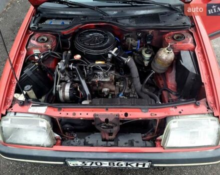 Красный Рено 19, объемом двигателя 1.4 л и пробегом 360 тыс. км за 2250 $, фото 11 на Automoto.ua