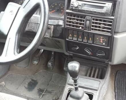 Красный Рено 19, объемом двигателя 1.7 л и пробегом 279 тыс. км за 1300 $, фото 9 на Automoto.ua
