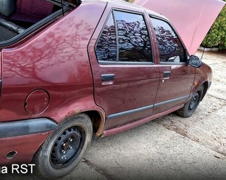 Красный Рено 19, объемом двигателя 1.8 л и пробегом 282 тыс. км за 850 $, фото 5 на Automoto.ua