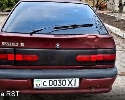 Красный Рено 19, объемом двигателя 1.8 л и пробегом 282 тыс. км за 850 $, фото 6 на Automoto.ua
