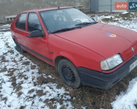 Красный Рено 19, объемом двигателя 1.4 л и пробегом 100 тыс. км за 1000 $, фото 1 на Automoto.ua