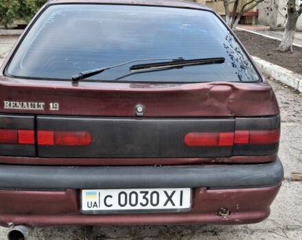 Красный Рено 19, объемом двигателя 1.8 л и пробегом 282 тыс. км за 850 $, фото 6 на Automoto.ua