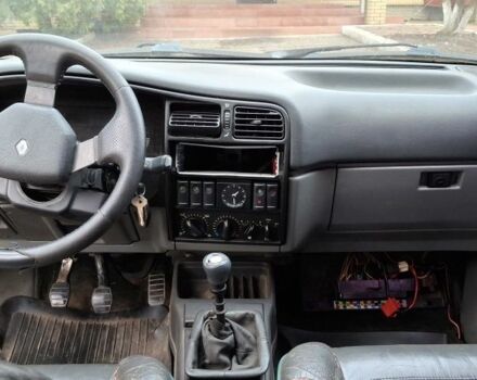 Красный Рено 19, объемом двигателя 1.8 л и пробегом 282 тыс. км за 850 $, фото 12 на Automoto.ua